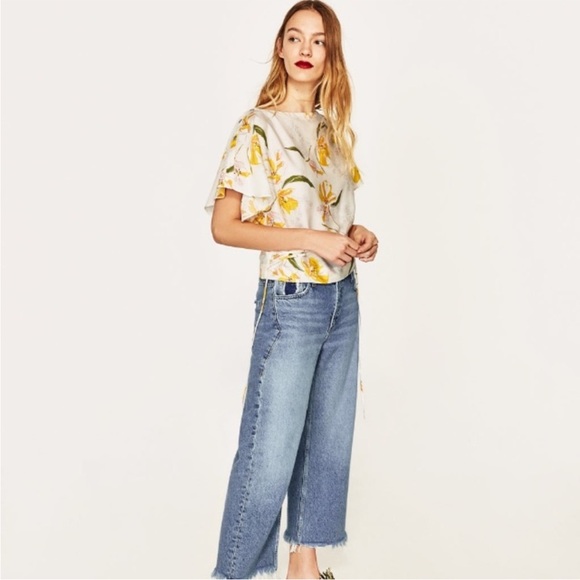 Zara Floral Top - Picture 2 of 11